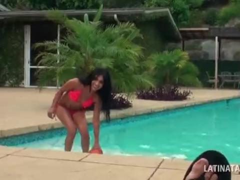 Magnificent latina takes off her suit by the pool